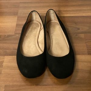 Old Navy Black Ballet Flats